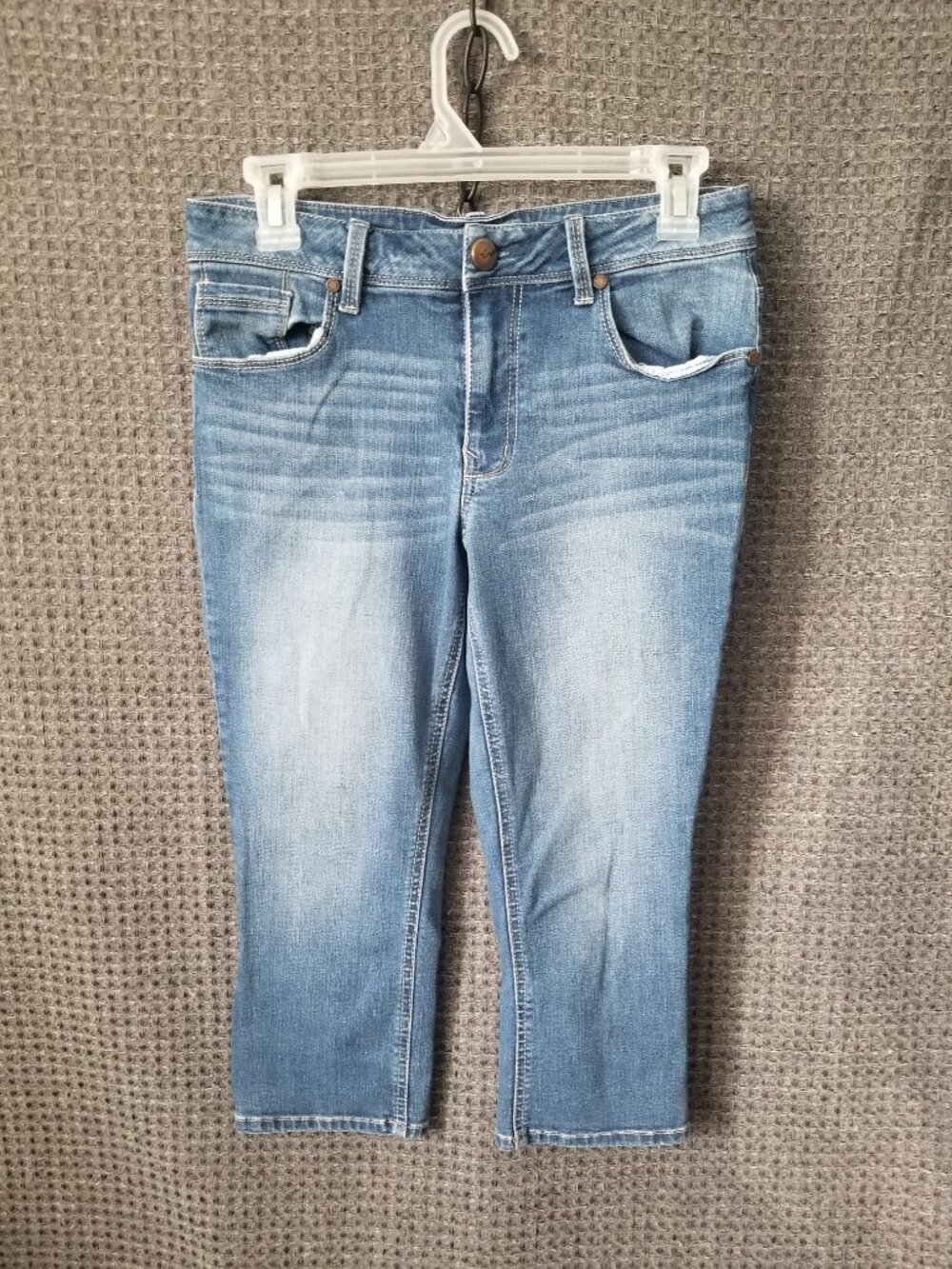 💚3/$15 1822 Denim Mid Rise Blue Jean Capris 6